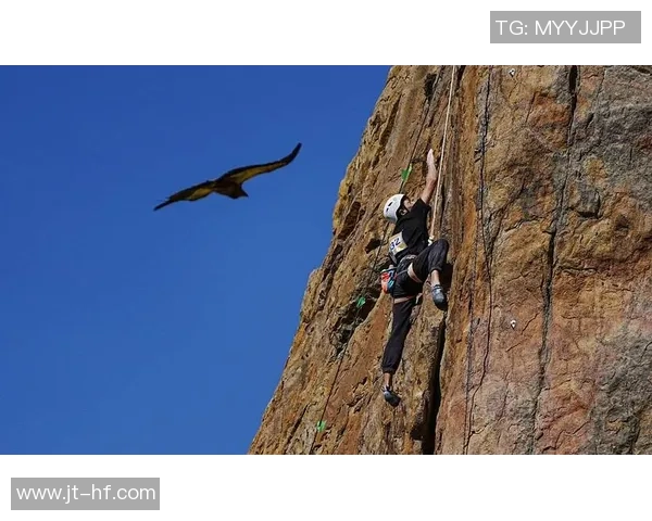 南京攀岩队的包夹现象解析与攀岩热点的深度探讨 南京攀岩队的包夹现象解析与攀岩热点的深度探讨